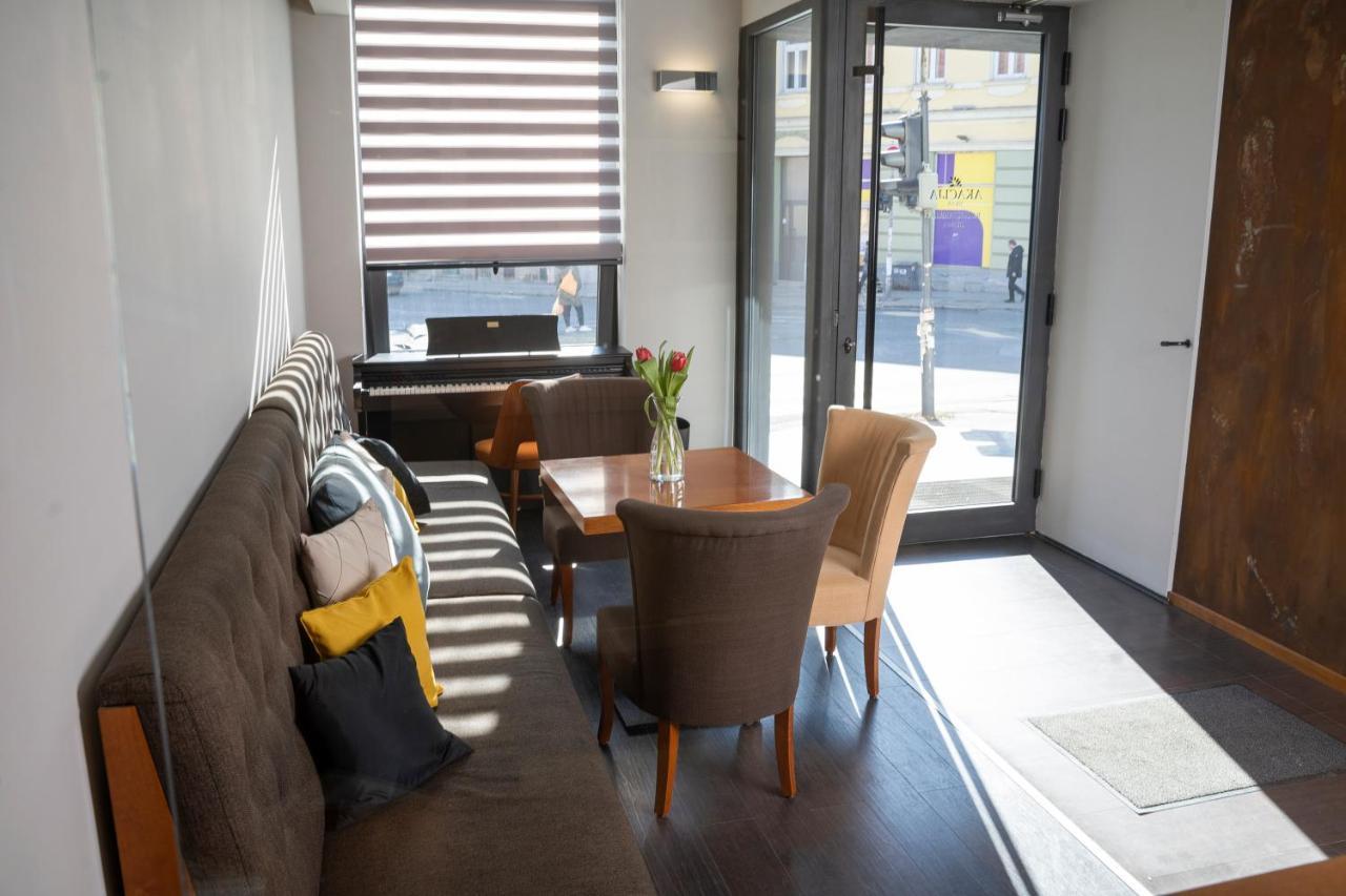 Akacija Luxury Suites Belgrade Luaran gambar